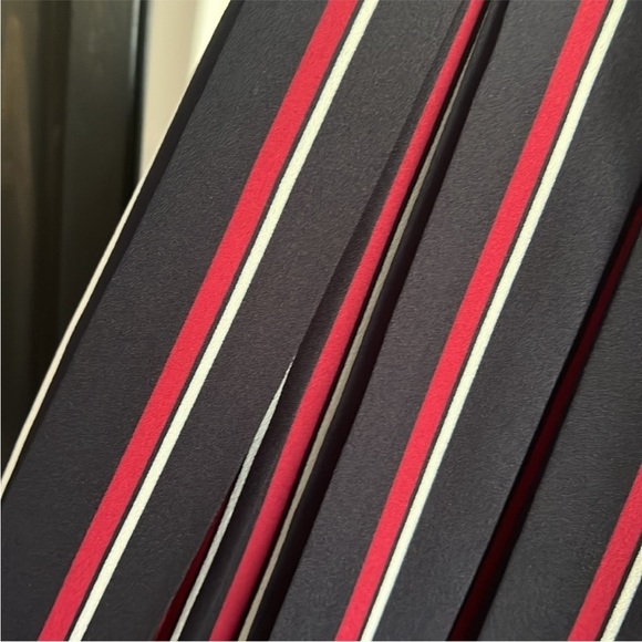 ✨ BANANA REPUBLIC Pleated Stripe Skirt – Size 0 – NWT ✨ - Picture 2 of 4